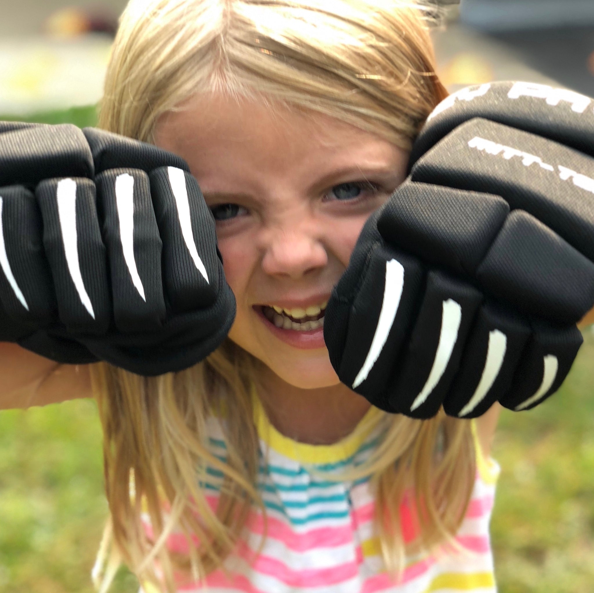 Kids hot sale hockey gloves